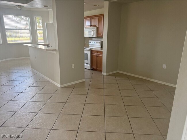 Building Photo - 8490 Kingbird Loop