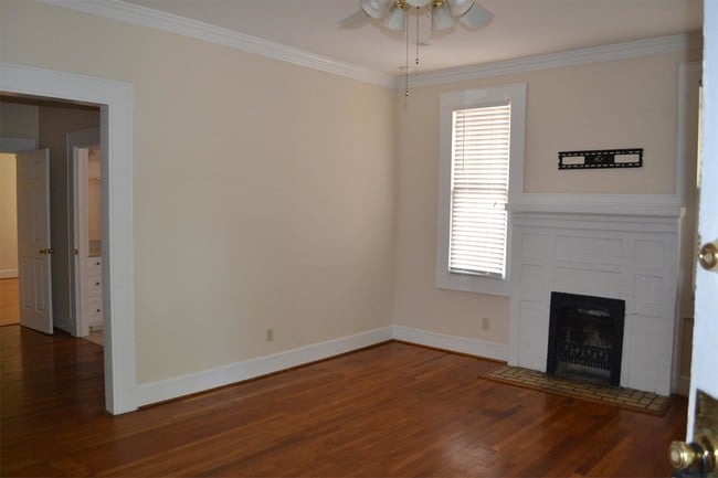 Building Photo - 149 S Bull St