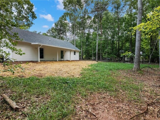 Building Photo - 8079 Beachwood Dr