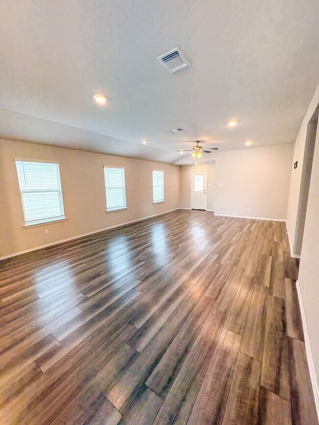 Building Photo - 8612 Cantera Rdg Rd