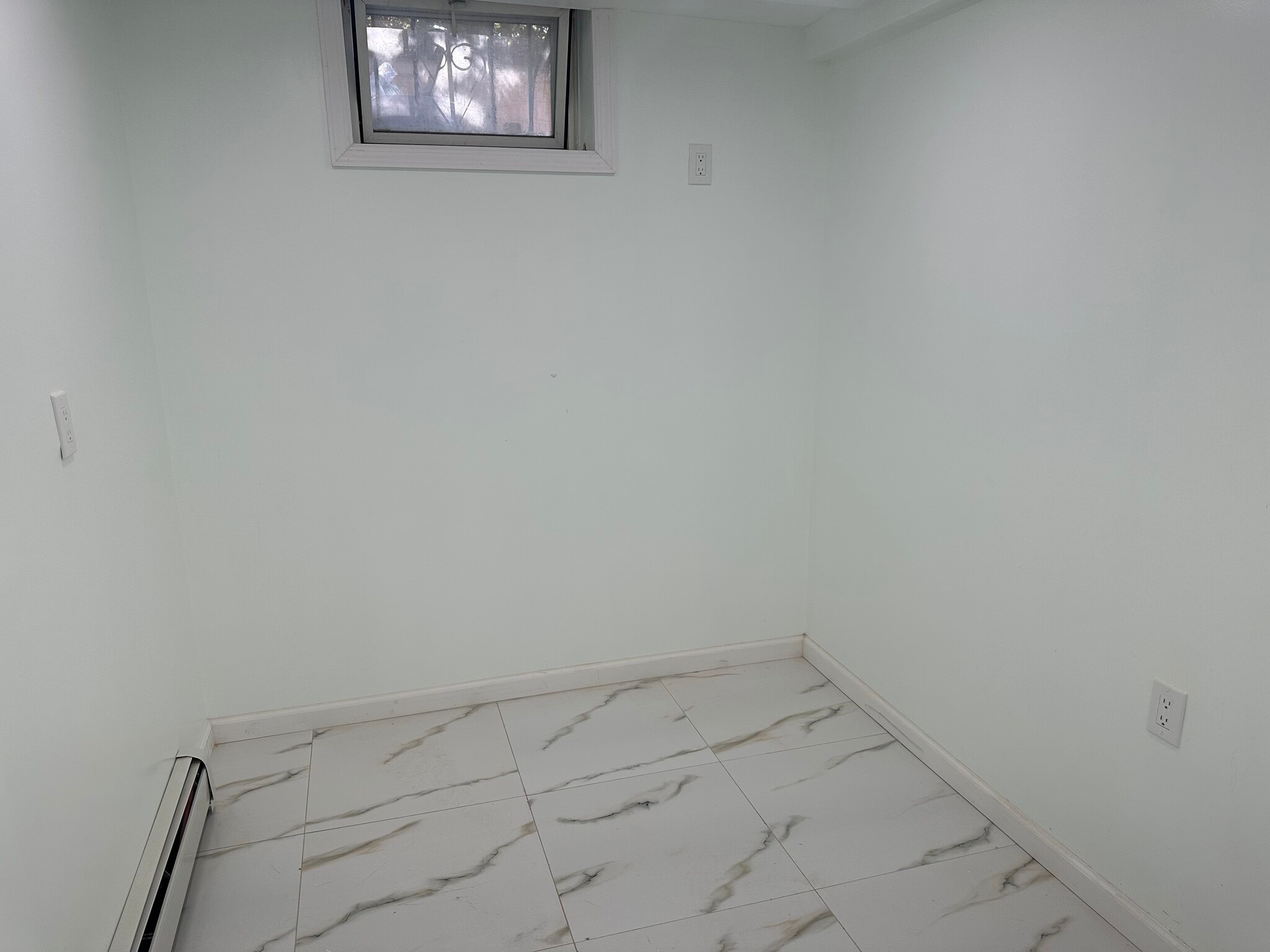Bedroom 1 - 8260 166th St