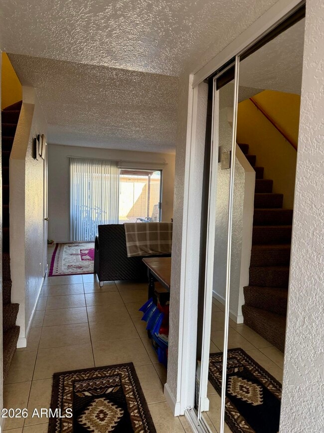 Building Photo - 1510 E 26th Ln