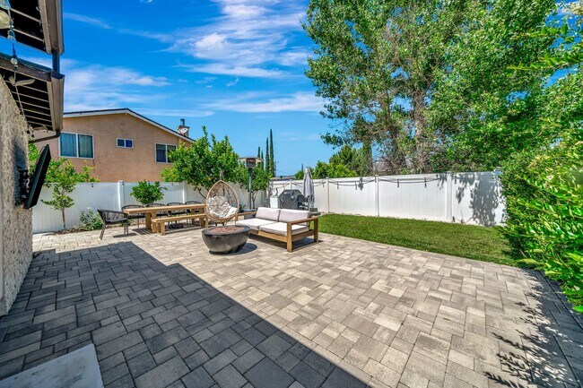 Building Photo - 7847 Apperson St