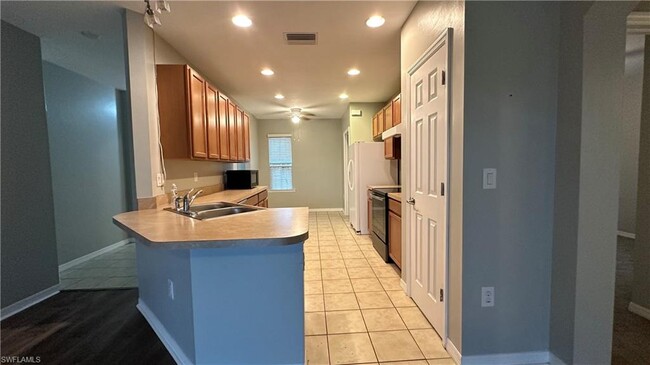 Building Photo - 10353 Canal Brook Ln