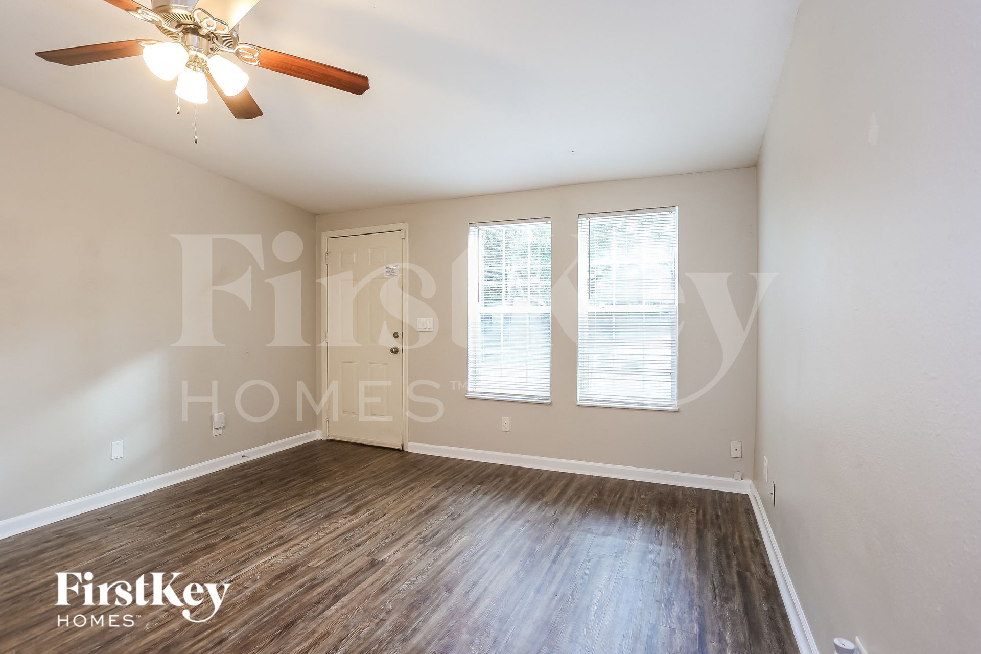 Building Photo - 805 35th Ave S