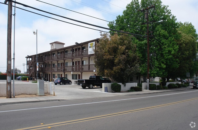 Building Photo - Benson Place