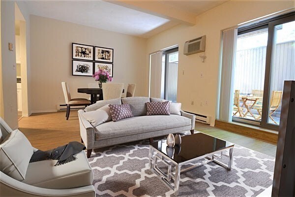 Building Photo - 67 St Germain St