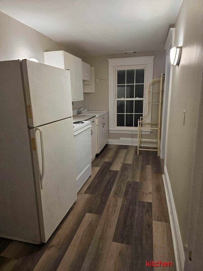 Building Photo - 1332 Poplar Pl