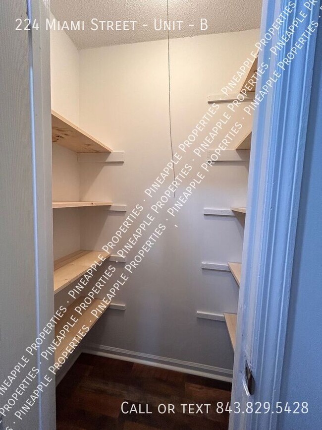 Building Photo - 224 Miami St