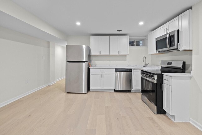 Building Photo - 2539 St Paul St