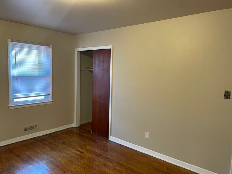 Building Photo - 24 Grand Ave