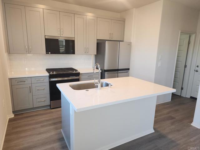 Building Photo - 28386 Via Solero