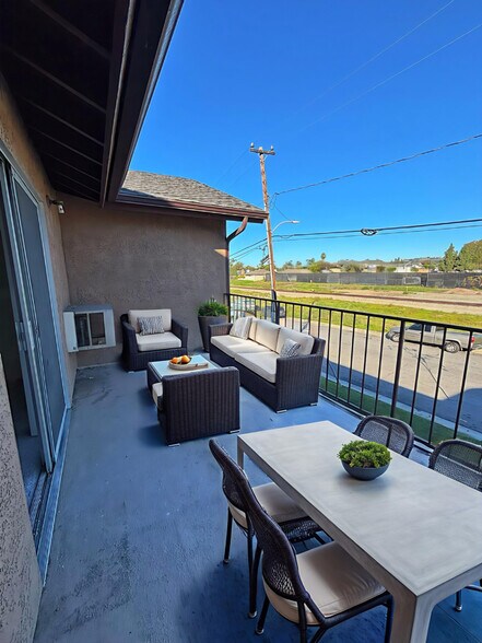 Building Photo - 126 W Electric Ave