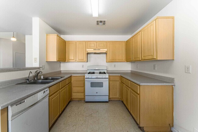 Building Photo - Modern Las Vegas Living with Style & Convenience!
