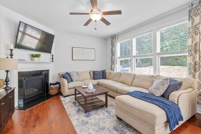 Building Photo - 7349 Vicenzo Dr