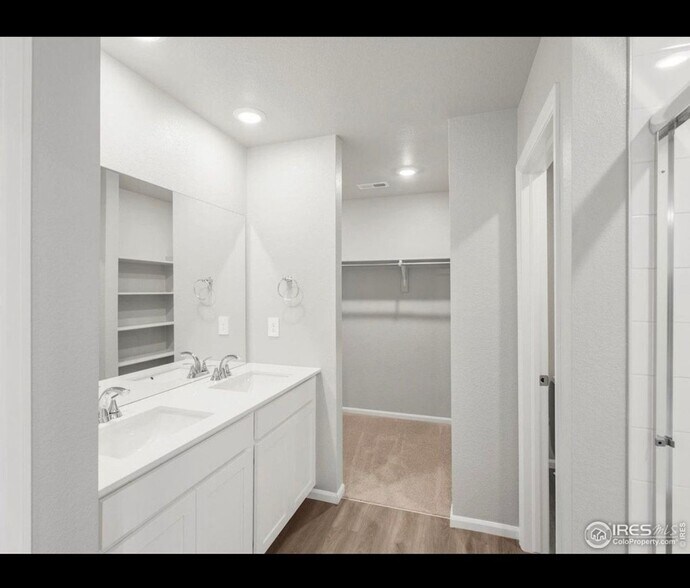 Building Photo - 612 98th Ave