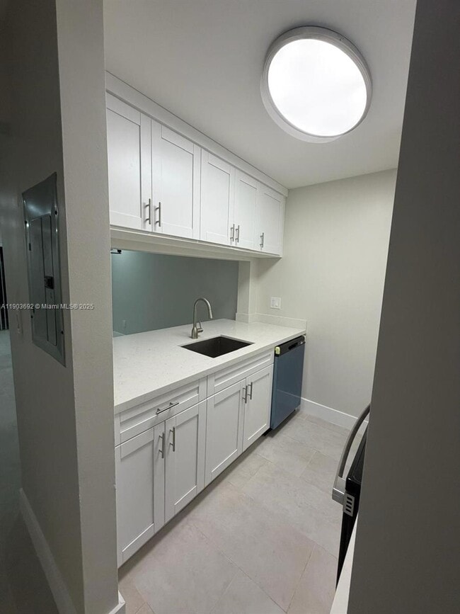 Building Photo - 9716 Hammocks Blvd