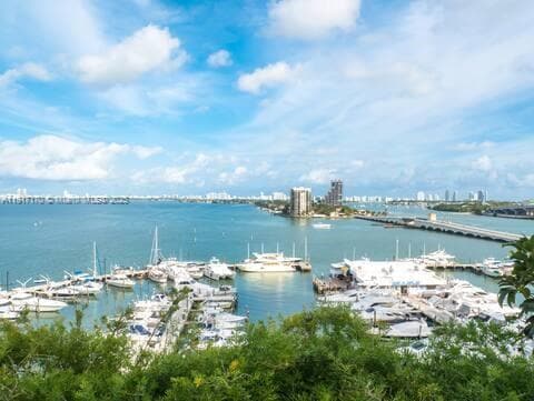 Building Photo - 1717 N Bayshore Dr