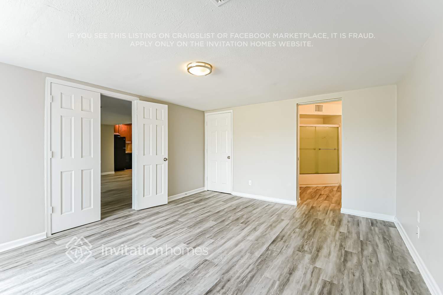 Building Photo - 2128 W Hartford Ave