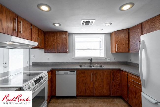 Building Photo - Bright & Spacious 3-Bed, 2-Bath Home in Wa...