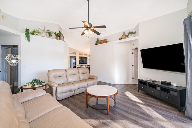 Building Photo - 510 Canary Island Cir