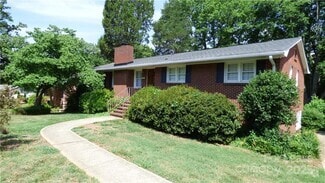 Building Photo - 1245 Paddock Cir