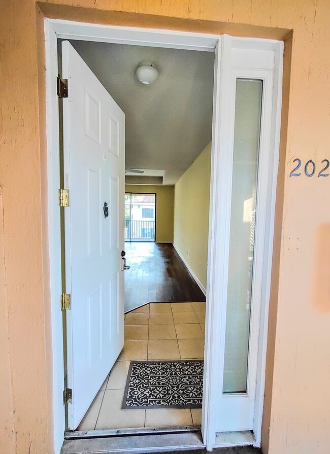 Building Photo - 300 Via Castilla