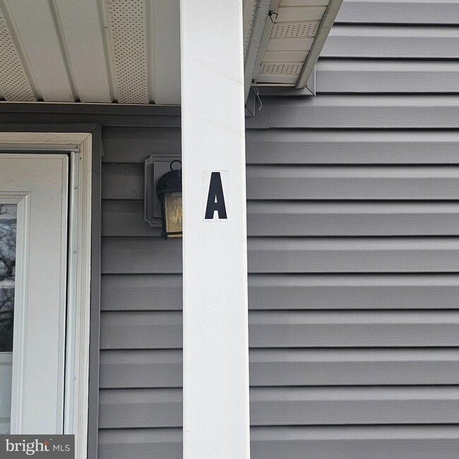 Building Photo - 1565 S Main Rd