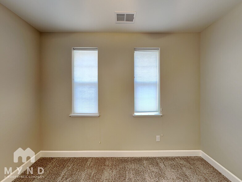 Building Photo - 1805 Dark Horse Rd