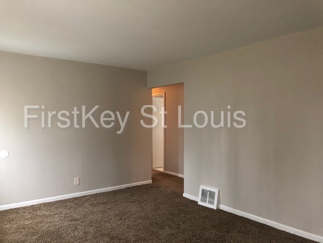 Building Photo - 7709 Paddington Dr