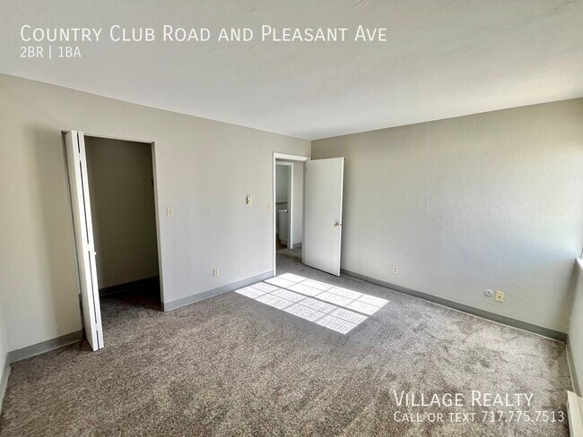 Building Photo - 605 Country Club Rd