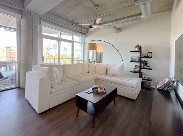 Building Photo - 1001 Belleview St