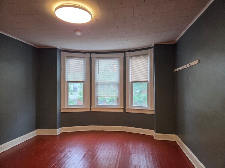 Building Photo - 406 S Macon St.