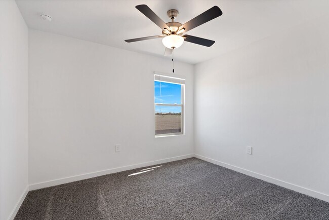 Building Photo - 13276 N Jessett Ln