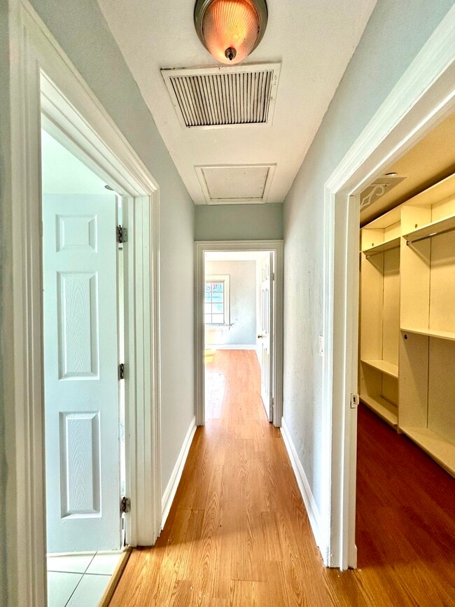 Building Photo - 101 C St