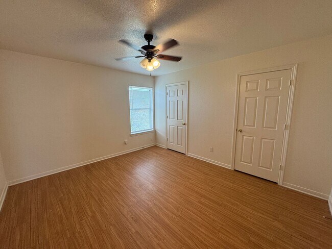 Building Photo - 3805 Ys Pak Ct