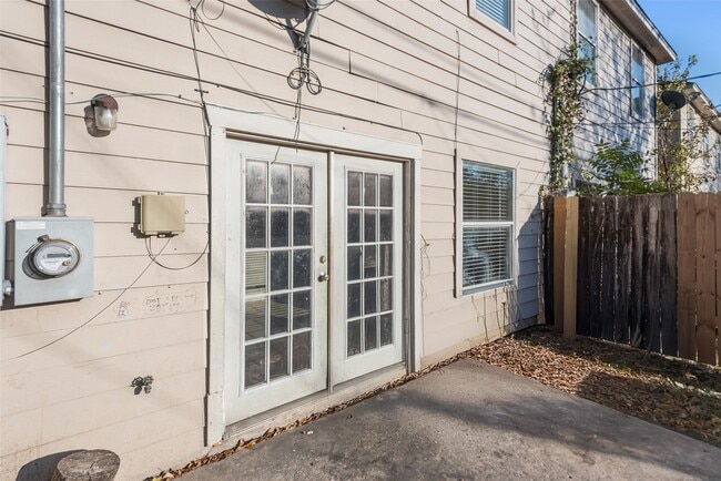 Building Photo - 6512 Nunn St