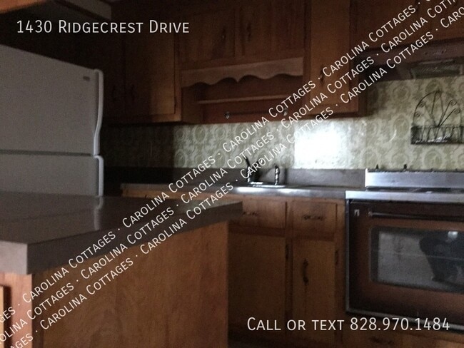 Building Photo - 1430 Ridgecrest Dr