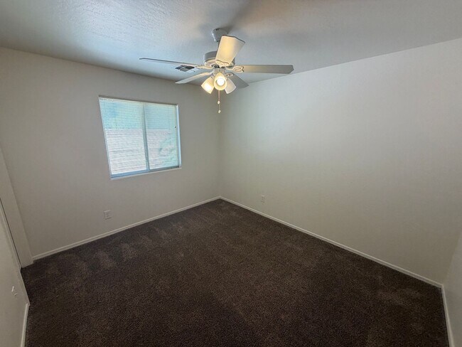Building Photo - 6631 S 18th Ln