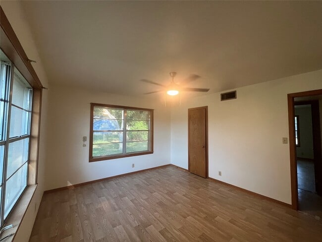 Building Photo - 106 Jane Dr