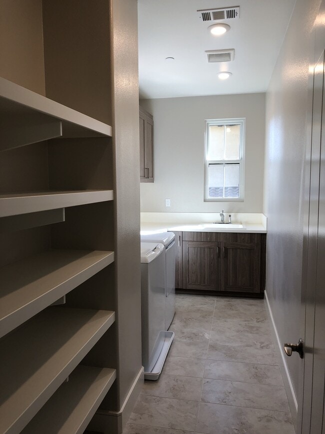 Building Photo - Beautiful  Home in Casavia @ Pacific Highl...