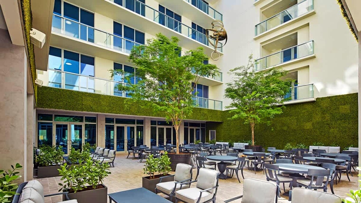 Building Photo - 777 N Ocean Dr