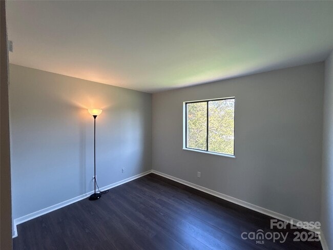 Building Photo - 10923 Harrowfield Rd