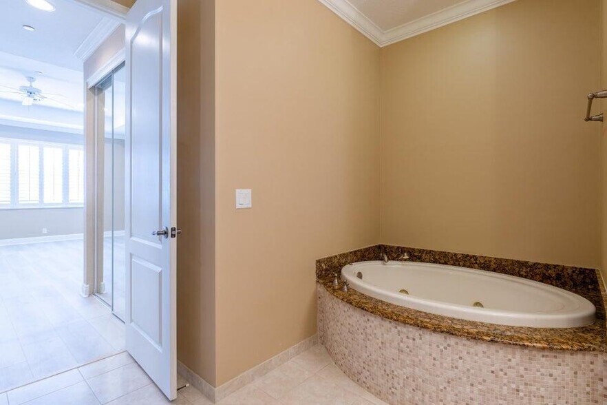 Building Photo - 4803 Sawgrass Breeze Dr