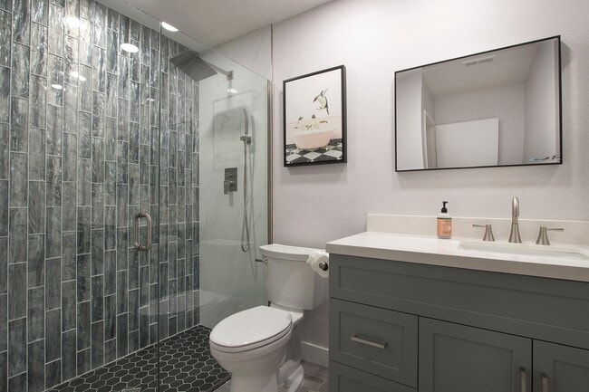 Building Photo - 164 Desert Falls Dr E