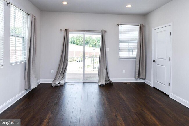 Building Photo - 7102 Druce Way