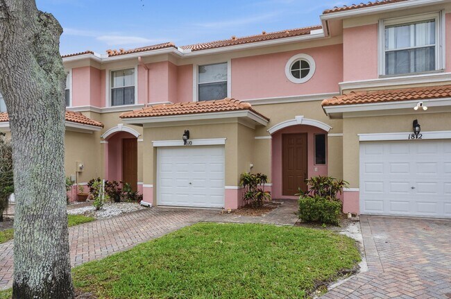 Building Photo - 1810 Seminole Palms Dr