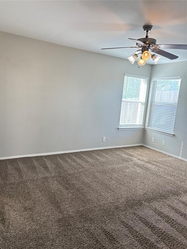 Building Photo - 303 Grutsch Dr