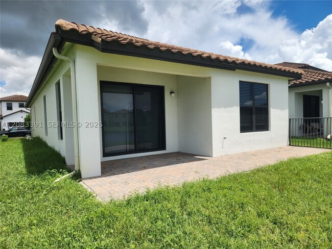 Building Photo - 5590 Carrera 5590