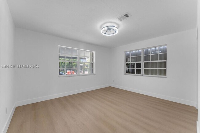 Building Photo - 7150 SW 10th St